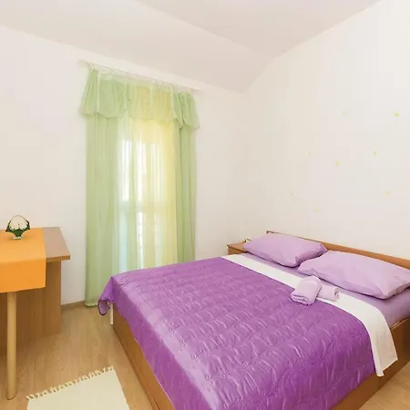 Five-bedroom Holiday In
