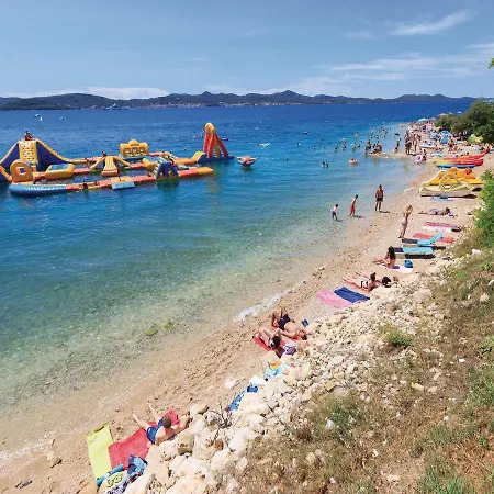 Five-bedroom Holiday In Vikendica Zadar