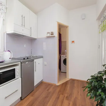 Five-bedroom Holiday In Zadar