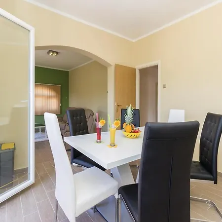 Prázdninový dům Five-bedroom Holiday In *
