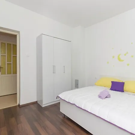 Five-bedroom Holiday In *