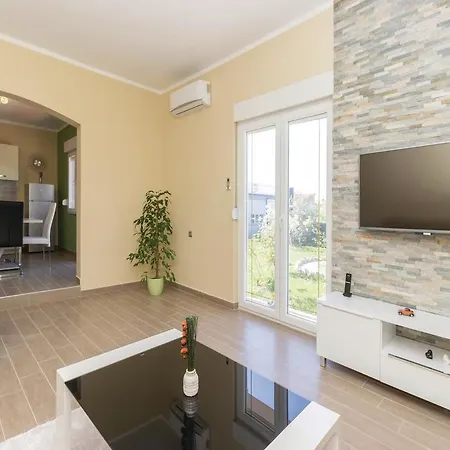 Five-bedroom Holiday In Prázdninový dům *