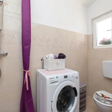 Five-bedroom Holiday In Prázdninový dům